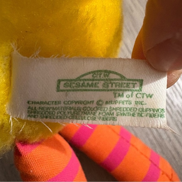 Vintage 1970s Knickerbocker Sesame Street Big Bird Fireman Stuffed Toy Plush - Picture 4 of 9